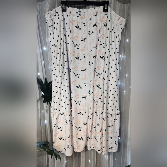 Cato Dresses & Skirts - 5/$25 🔥 Floral & Polka Dots Mixed Maxi Skirt Size 26/28W